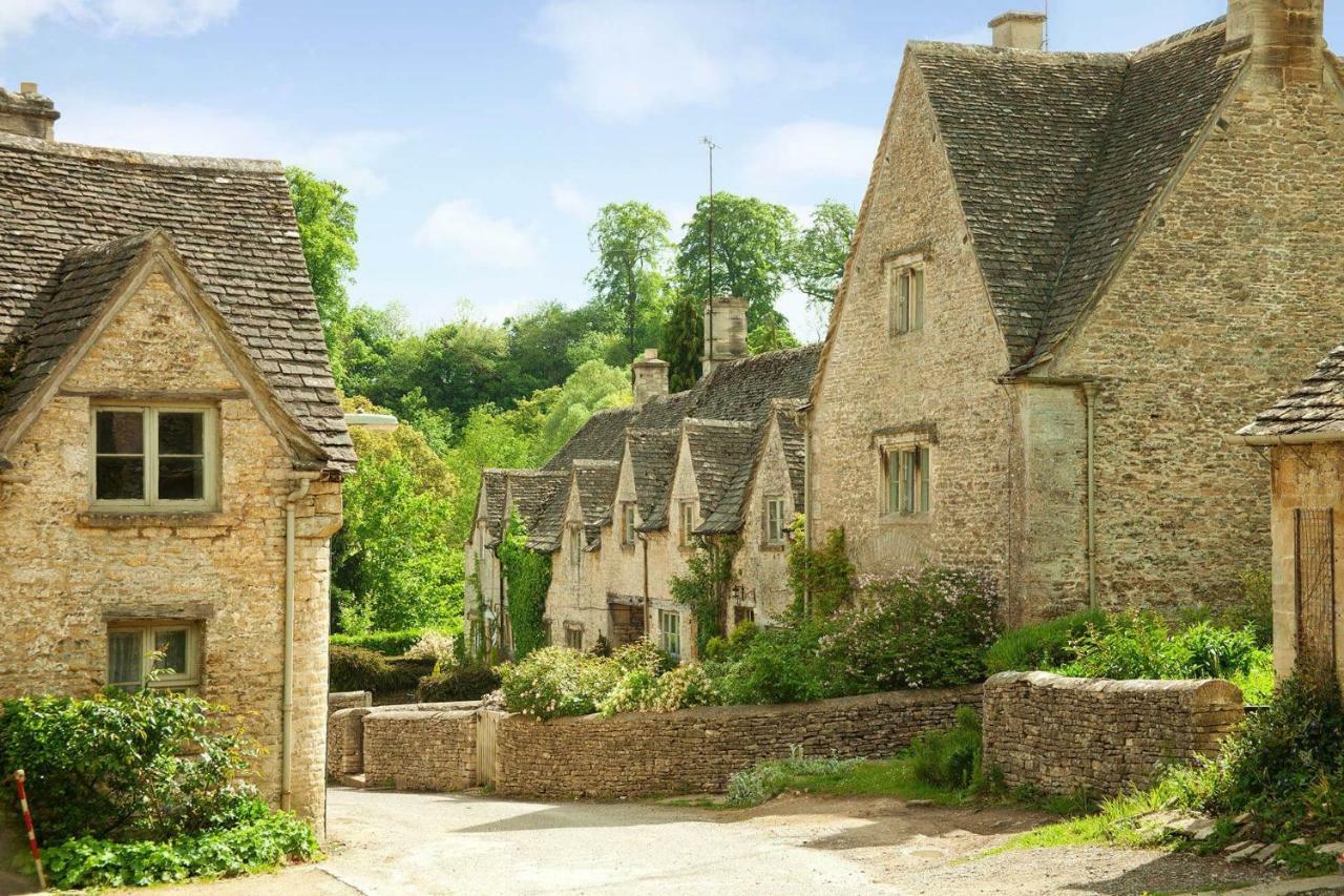 Mallard Lodge Cirencester Exterior foto